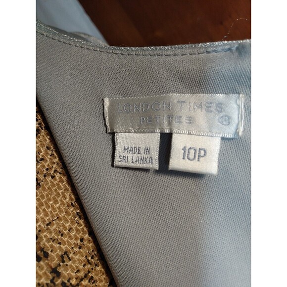 London Times Women Scalloped Silver Floral Dress Size 10P‎ - Picture 7 of 8